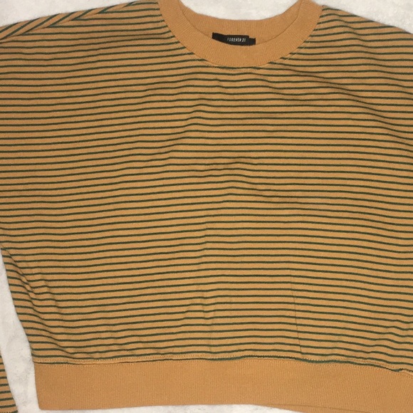 F21 cropped sweatshirt - Picture 2 of 3